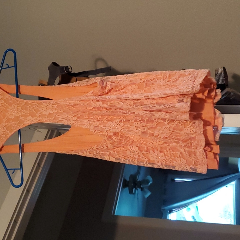 Top - Picture 3 of 3